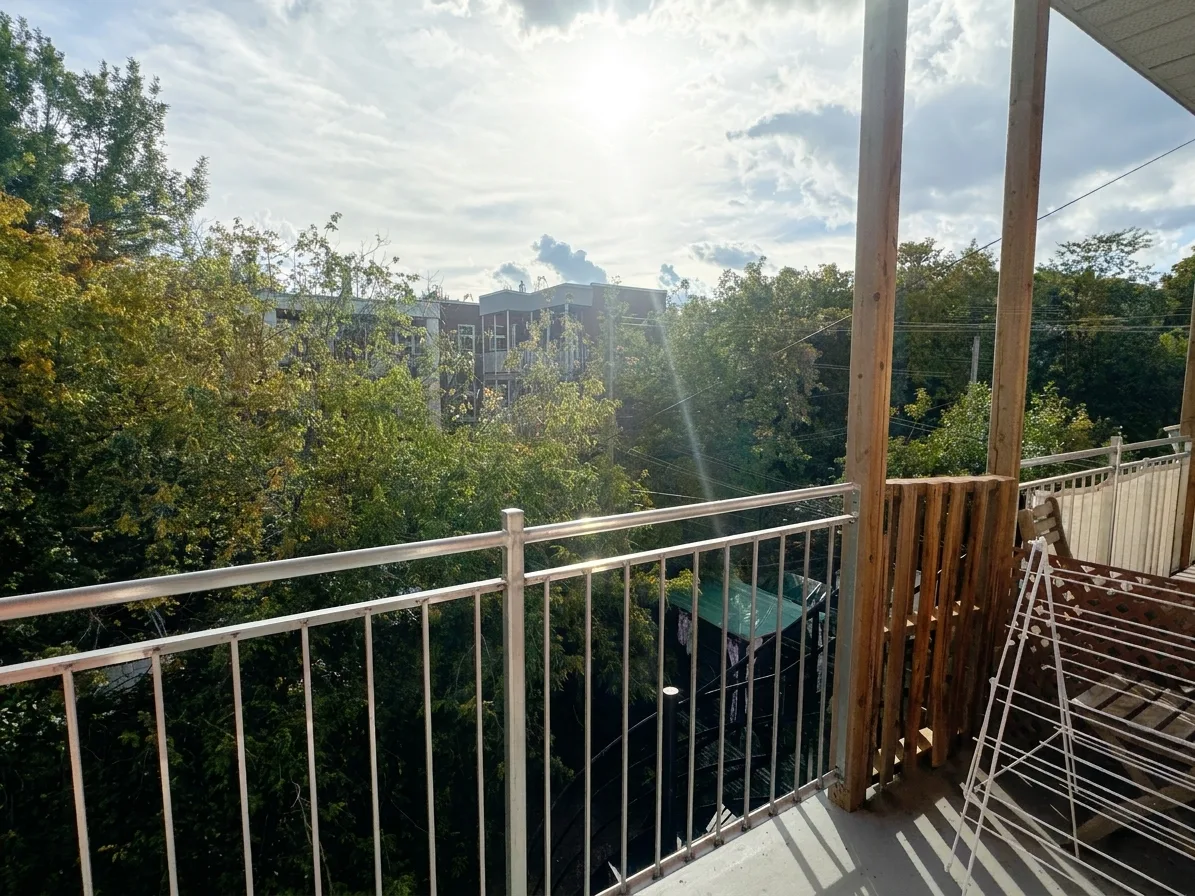 Balcon — 2382