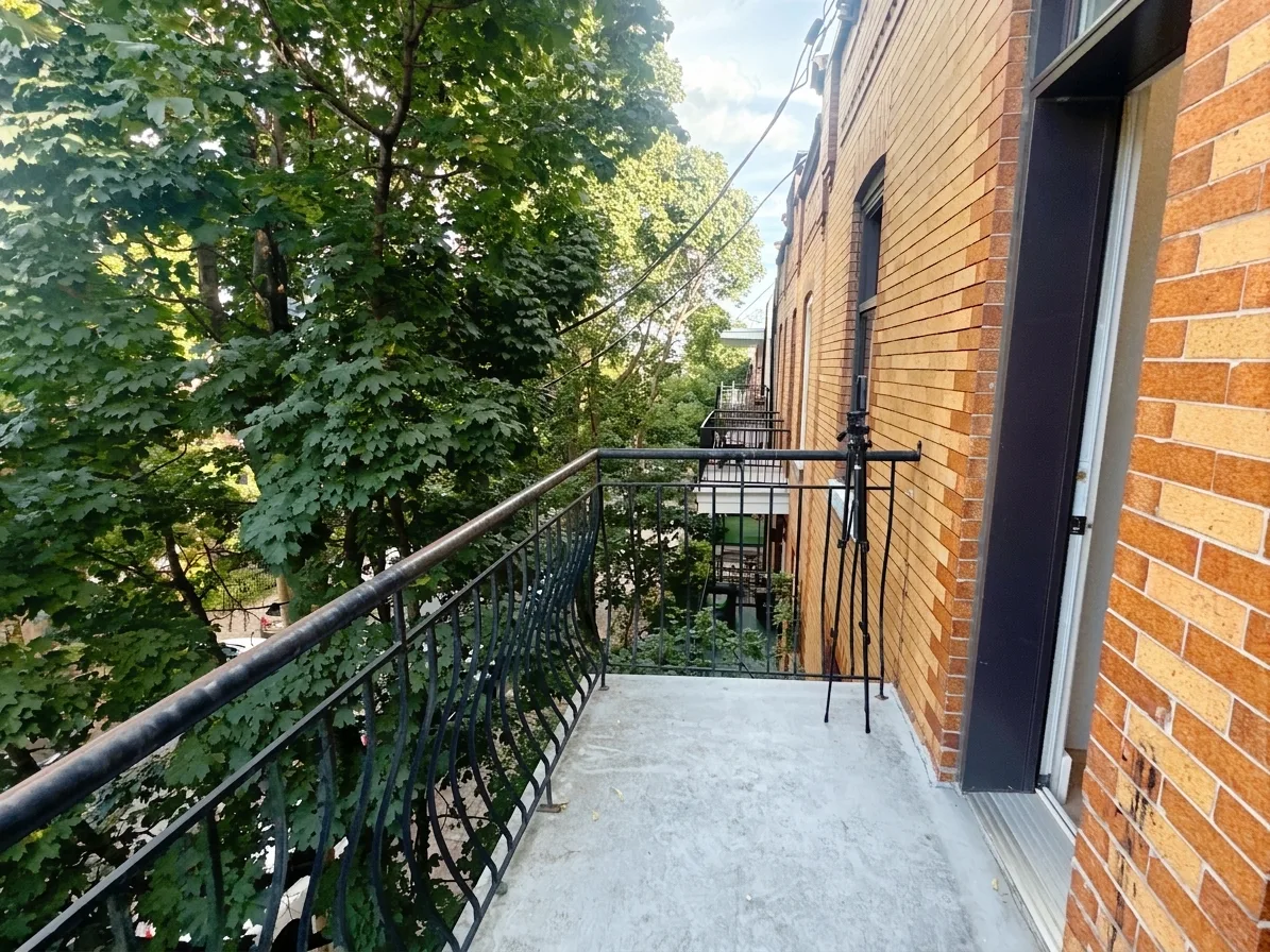 Balcon — 2382