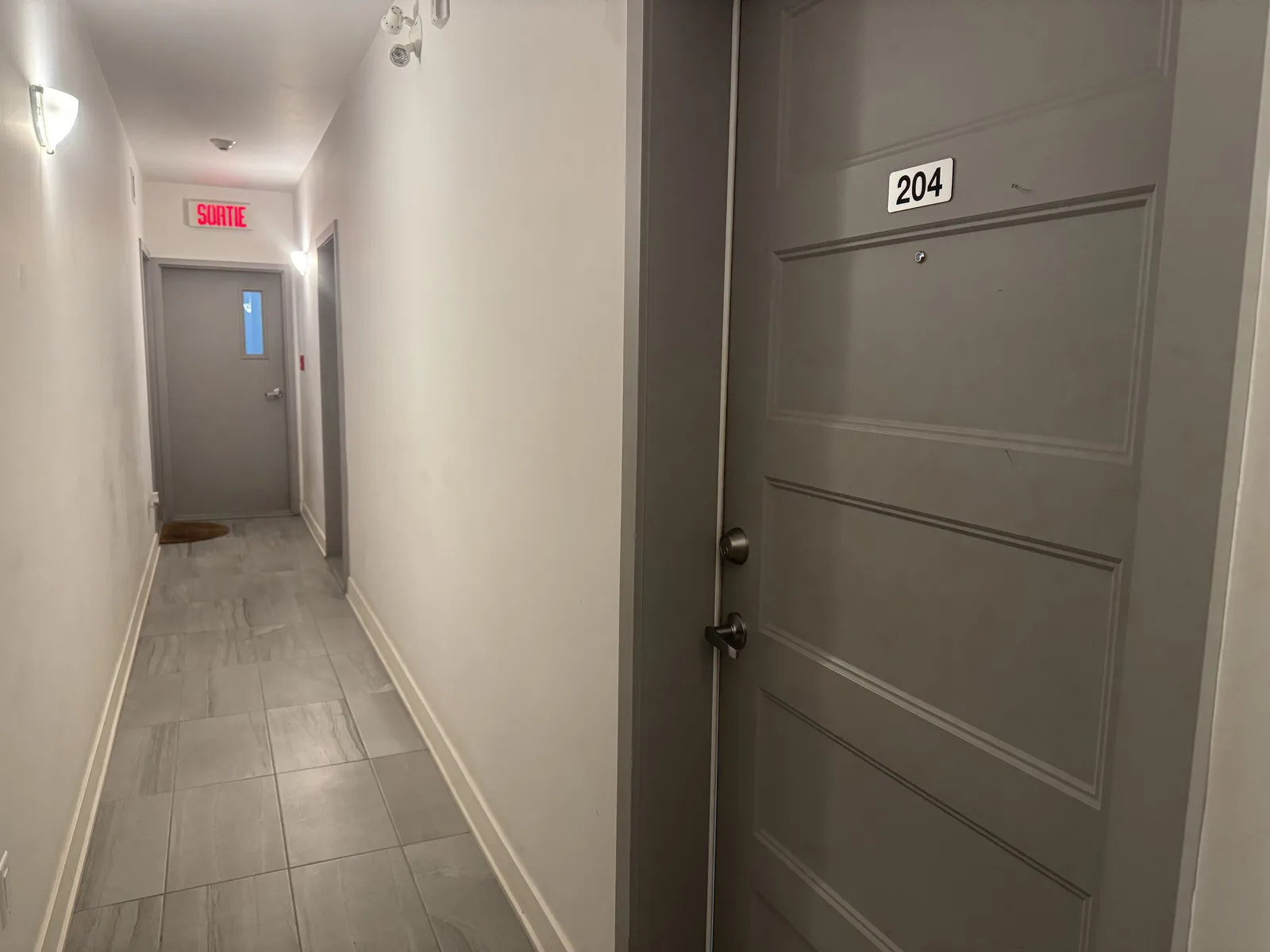 Entrée — 204
