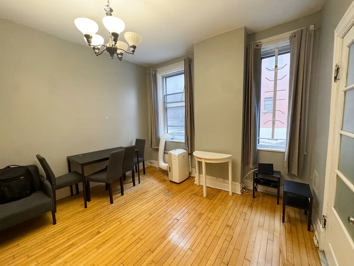 Salon — 2