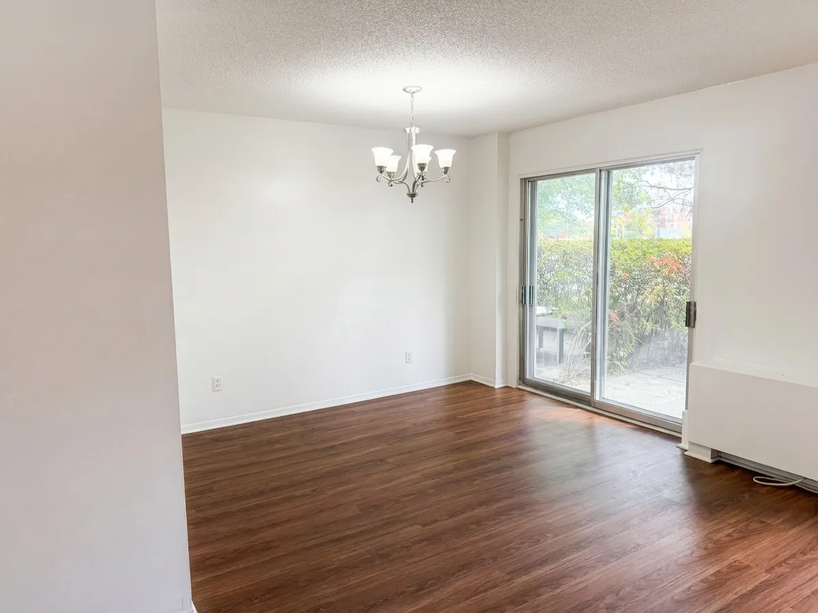 Salon — 103